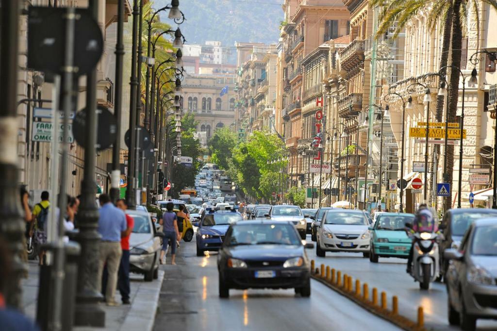 315 Via Roma Rooms Centro Palermo Luaran gambar